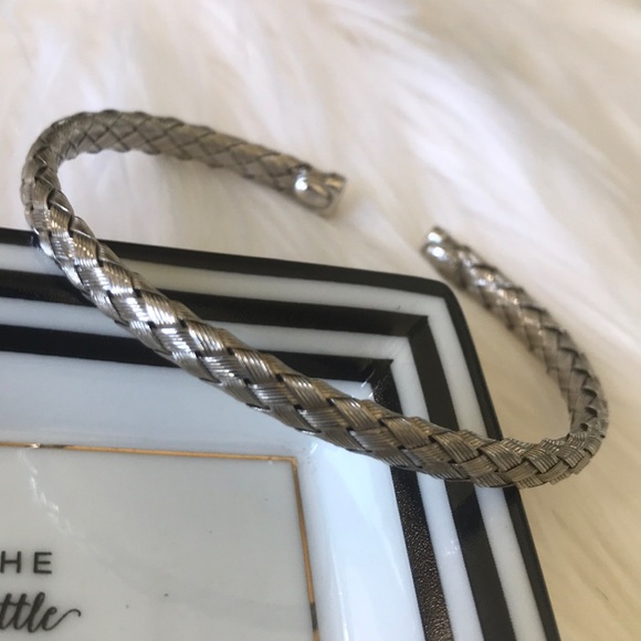 Detailed Open Ended Bangle - Picture 2 of 6